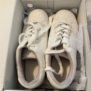 Starlinger White Pearl Embellished Sneakers Wedding Reception Bridal Shoes, Sz 8